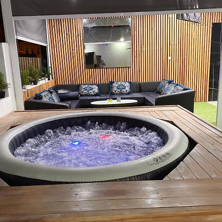 Appartement Avec Terasse Jaccuzi Barbecue Netflix Vue Sur Mer Totalement Gratuit Sans Supplement Эль-Хосейма Экстерьер фото